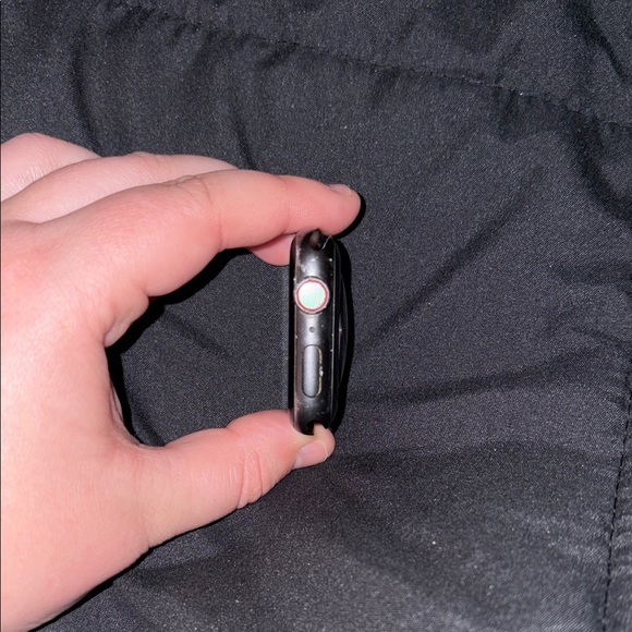 Apple Watch SE 44 MM with GPS and Cellular Capabilities - Picture 2 of 6